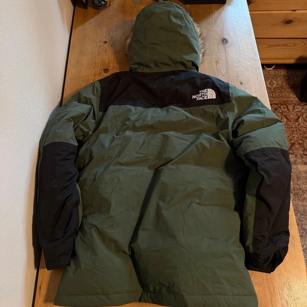 The North Face McMurdo Down Parka Mens Medium Thyme Green 600 Puffer Winter Coat
